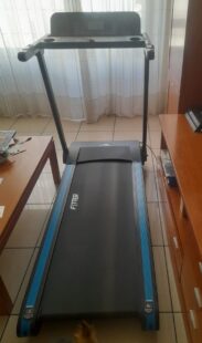 Se vende cinta de correr Fytter Runner, completamente nueva y de buena calidad. Originalmente costó más de 700 euros, se ofrece por la mitad. Perfecta para quienes buscan mantenerse activos en casa. Contacto: 661 87 11 63.
